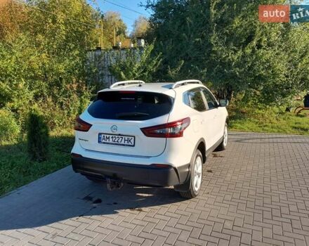 Белый Ниссан Кашкай, объемом двигателя 1.2 л и пробегом 123 тыс. км за 16400 $, фото 3 на Automoto.ua