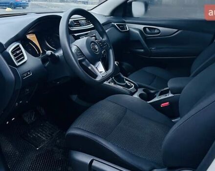 Белый Ниссан Кашкай, объемом двигателя 1.2 л и пробегом 100 тыс. км за 17300 $, фото 8 на Automoto.ua