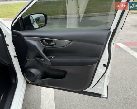 Білий Ніссан Кашкай, об'ємом двигуна 1.2 л та пробігом 40 тис. км за 16500 $, фото 15 на Automoto.ua