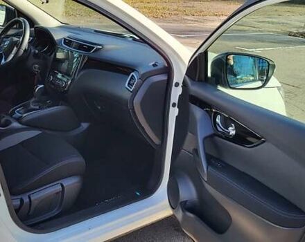 Белый Ниссан Кашкай, объемом двигателя 1.6 л и пробегом 74 тыс. км за 21500 $, фото 20 на Automoto.ua