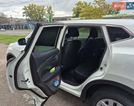 Белый Ниссан Кашкай, объемом двигателя 1.6 л и пробегом 58 тыс. км за 22500 $, фото 6 на Automoto.ua