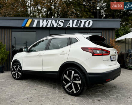 Белый Ниссан Кашкай, объемом двигателя 2 л и пробегом 17 тыс. км за 19500 $, фото 22 на Automoto.ua