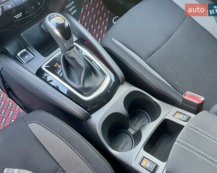 Белый Ниссан Кашкай, объемом двигателя 1.2 л и пробегом 67 тыс. км за 17500 $, фото 28 на Automoto.ua