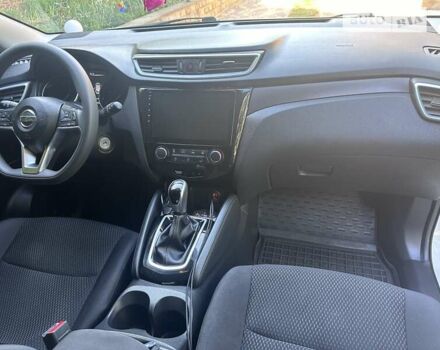 Белый Ниссан Кашкай, объемом двигателя 1.6 л и пробегом 139 тыс. км за 20000 $, фото 14 на Automoto.ua