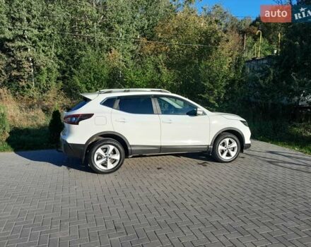 Белый Ниссан Кашкай, объемом двигателя 1.2 л и пробегом 123 тыс. км за 16400 $, фото 2 на Automoto.ua