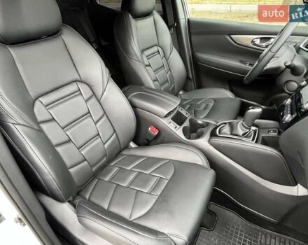 Белый Ниссан Кашкай, объемом двигателя 1.6 л и пробегом 8 тыс. км за 32299 $, фото 6 на Automoto.ua