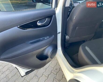 Белый Ниссан Кашкай, объемом двигателя 1.6 л и пробегом 7 тыс. км за 24650 $, фото 33 на Automoto.ua