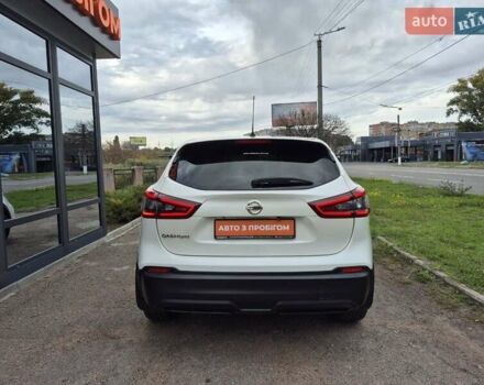 Белый Ниссан Кашкай, объемом двигателя 1.6 л и пробегом 58 тыс. км за 22500 $, фото 3 на Automoto.ua