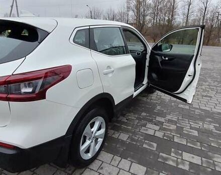 Белый Ниссан Кашкай, объемом двигателя 1.2 л и пробегом 54 тыс. км за 18500 $, фото 9 на Automoto.ua