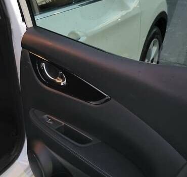 Белый Ниссан Кашкай, объемом двигателя 1.6 л и пробегом 74 тыс. км за 21500 $, фото 38 на Automoto.ua