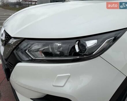Білий Ніссан Кашкай, об'ємом двигуна 1.2 л та пробігом 40 тис. км за 16500 $, фото 10 на Automoto.ua