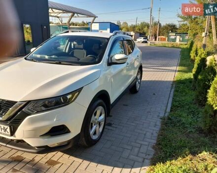 Белый Ниссан Кашкай, объемом двигателя 1.2 л и пробегом 123 тыс. км за 16400 $, фото 4 на Automoto.ua