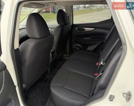 Білий Ніссан Кашкай, об'ємом двигуна 1.2 л та пробігом 40 тис. км за 16500 $, фото 21 на Automoto.ua