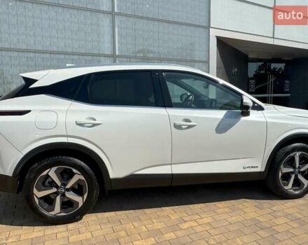 Белый Ниссан Кашкай, объемом двигателя 1.5 л и пробегом 10 тыс. км за 35209 $, фото 7 на Automoto.ua