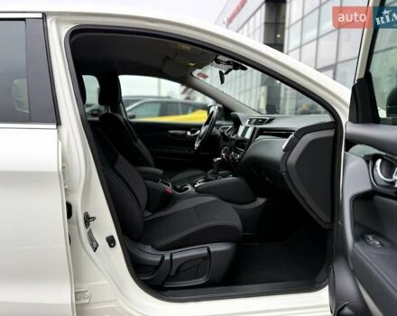 Белый Ниссан Кашкай, объемом двигателя 1.33 л и пробегом 61 тыс. км за 19957 $, фото 16 на Automoto.ua