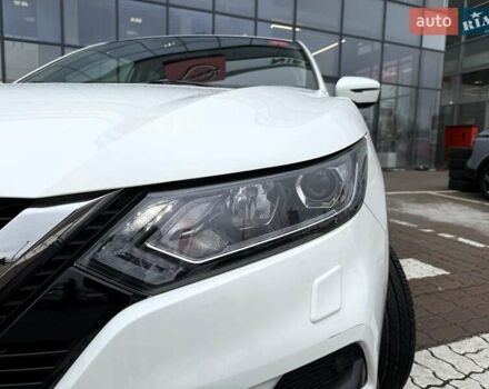 Белый Ниссан Кашкай, объемом двигателя 1.33 л и пробегом 61 тыс. км за 19957 $, фото 6 на Automoto.ua