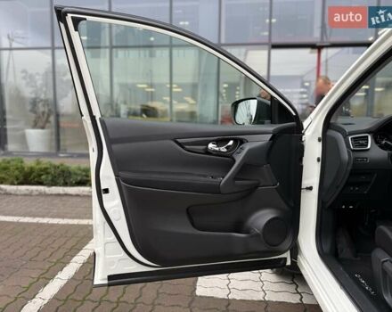 Белый Ниссан Кашкай, объемом двигателя 1.33 л и пробегом 61 тыс. км за 19957 $, фото 12 на Automoto.ua