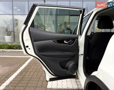 Белый Ниссан Кашкай, объемом двигателя 1.33 л и пробегом 61 тыс. км за 19957 $, фото 14 на Automoto.ua