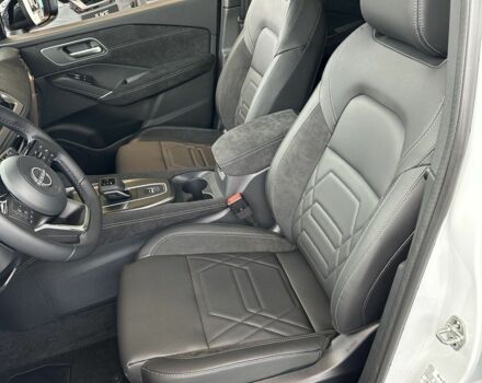 Белый Ниссан Кашкай, объемом двигателя 1.3 л и пробегом 0 тыс. км за 37611 $, фото 6 на Automoto.ua