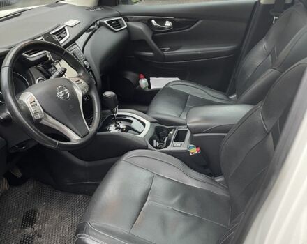 Белый Ниссан Кашкай, объемом двигателя 1.6 л и пробегом 163 тыс. км за 18000 $, фото 2 на Automoto.ua