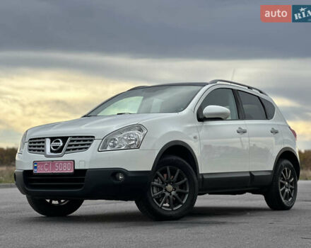 Белый Ниссан Кашкай, объемом двигателя 1.6 л и пробегом 176 тыс. км за 9999 $, фото 1 на Automoto.ua