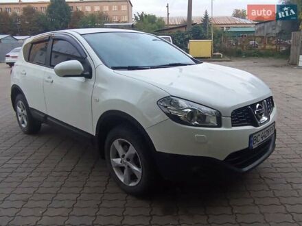 Ніссан Кашкай 2011 у Львові на Automoto.ua Білий Ніссан Кашкай, об'ємом двигуна 2 л та пробігом 127 тис. км за 11800 $, фото 1 на Automoto.ua
