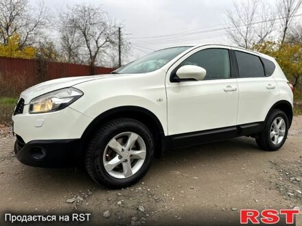 Белый Ниссан Кашкай, объемом двигателя 1.6 л и пробегом 187 тыс. км за 10999 $, фото 1 на Automoto.ua