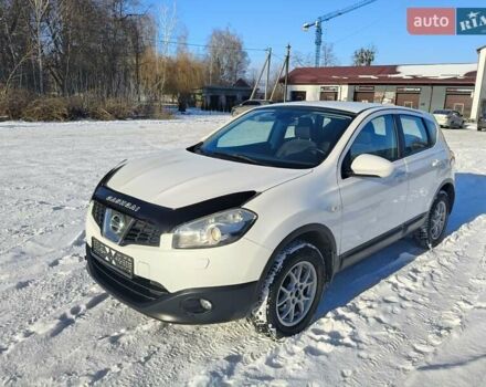 Белый Ниссан Кашкай, объемом двигателя 1.6 л и пробегом 215 тыс. км за 9650 $, фото 1 на Automoto.ua