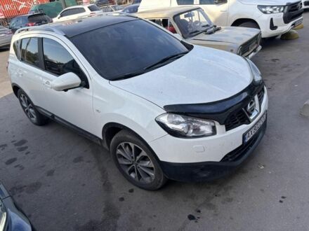 Белый Ниссан Кашкай, объемом двигателя 1.6 л и пробегом 155 тыс. км за 12000 $, фото 1 на Automoto.ua