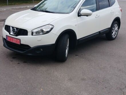 Белый Ниссан Кашкай, объемом двигателя 1.6 л и пробегом 214 тыс. км за 11800 $, фото 1 на Automoto.ua