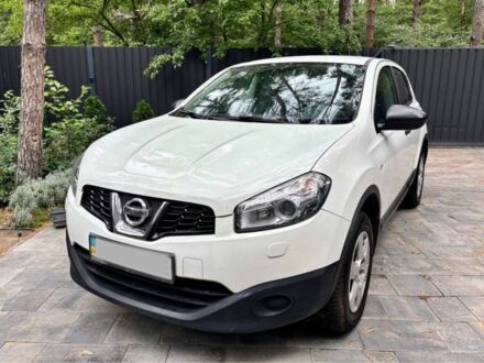 Ниссан Кашкай 2013 в Киеве на Automoto.ua Белый Ниссан Кашкай, объемом двигателя 0 л и пробегом 134 тыс. км за 275 $, фото 1 на Automoto.ua