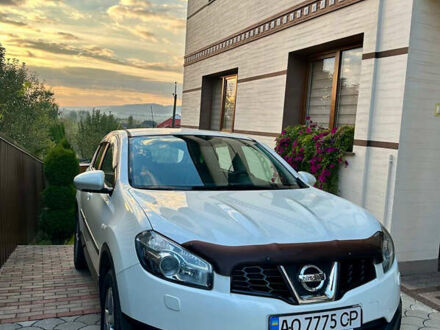 Белый Ниссан Кашкай, объемом двигателя 1.6 л и пробегом 159 тыс. км за 11500 $, фото 1 на Automoto.ua