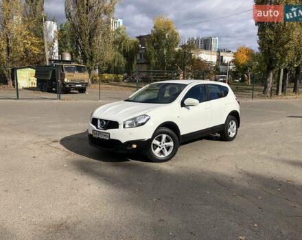 Білий Ніссан Кашкай, об'ємом двигуна 1.6 л та пробігом 246 тис. км за 10500 $, фото 1 на Automoto.ua