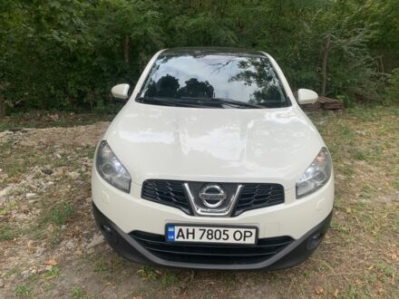 Белый Ниссан Кашкай, объемом двигателя 2 л и пробегом 185 тыс. км за 10800 $, фото 1 на Automoto.ua