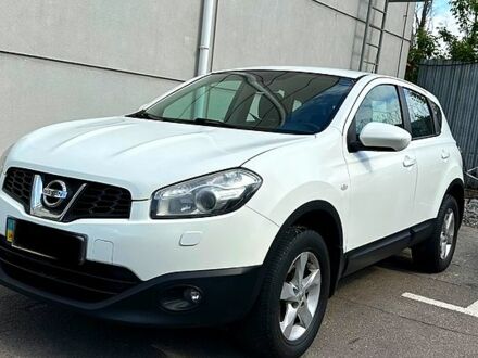 Ниссан Кашкай 2013 в Киеве на Automoto.ua Белый Ниссан Кашкай, объемом двигателя 2 л и пробегом 127 тыс. км за 12500 $, фото 1 на Automoto.ua