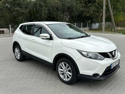 Белый Ниссан Кашкай, объемом двигателя 1.6 л и пробегом 133 тыс. км за 13700 $, фото 1 на Automoto.ua