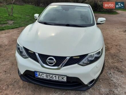 Ніссан Кашкай 2015 у Кривому Розі на Automoto.ua Білий Ніссан Кашкай, об'ємом двигуна 1.6 л та пробігом 118 тис. км за 16700 $, фото 1 на Automoto.ua