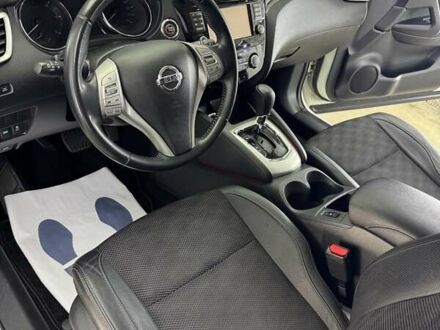 Белый Ниссан Кашкай, объемом двигателя 1.6 л и пробегом 119 тыс. км за 15900 $, фото 1 на Automoto.ua