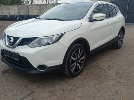 Белый Ниссан Кашкай, объемом двигателя 1.5 л и пробегом 159 тыс. км за 13900 $, фото 1 на Automoto.ua
