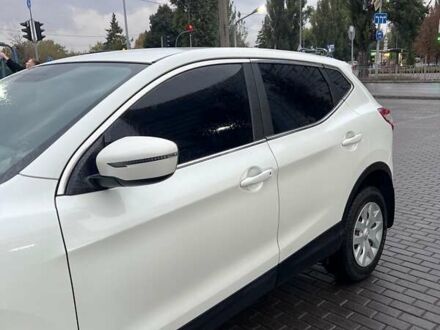 Белый Ниссан Кашкай, объемом двигателя 1.2 л и пробегом 116 тыс. км за 14600 $, фото 1 на Automoto.ua