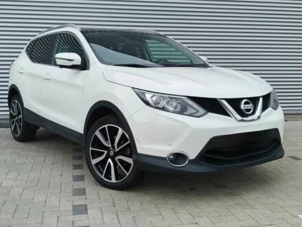 Белый Ниссан Кашкай, объемом двигателя 1.5 л и пробегом 70 тыс. км за 10000 $, фото 1 на Automoto.ua