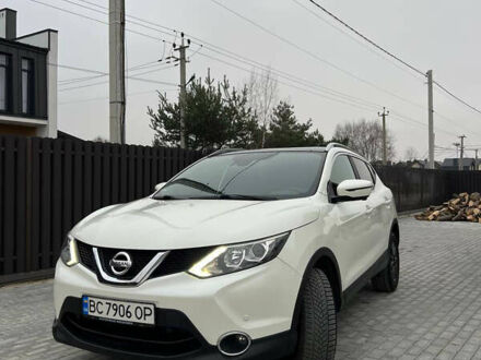 Белый Ниссан Кашкай, объемом двигателя 1.6 л и пробегом 136 тыс. км за 17000 $, фото 1 на Automoto.ua
