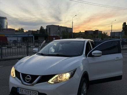 Белый Ниссан Кашкай, объемом двигателя 2 л и пробегом 148 тыс. км за 15000 $, фото 1 на Automoto.ua