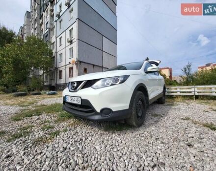 Белый Ниссан Кашкай, объемом двигателя 1.2 л и пробегом 300 тыс. км за 14000 $, фото 1 на Automoto.ua