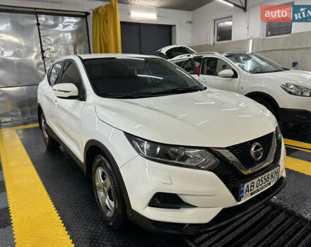 Белый Ниссан Кашкай, объемом двигателя 1.6 л и пробегом 103 тыс. км за 15499 $, фото 1 на Automoto.ua