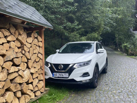 Ниссан Кашкай 2018 в Днепре (Днепропетровске) на Automoto.ua Белый Ниссан Кашкай, объемом двигателя 1.2 л и пробегом 157 тыс. км за 12500 $, фото 1 на Automoto.ua