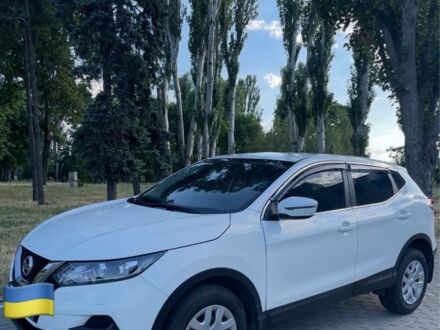 Білий Ніссан Кашкай, об'ємом двигуна 1.2 л та пробігом 70 тис. км за 15000 $, фото 1 на Automoto.ua