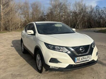 Білий Ніссан Кашкай, об'ємом двигуна 1.2 л та пробігом 56 тис. км за 19000 $, фото 1 на Automoto.ua