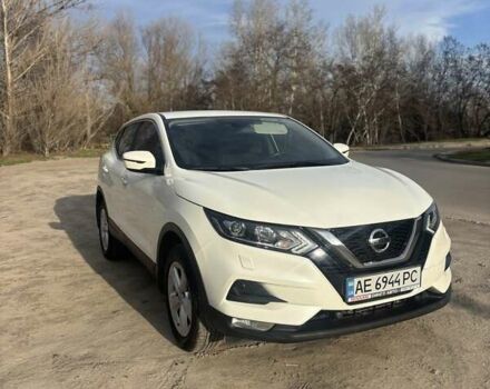 Білий Ніссан Кашкай, об'ємом двигуна 1.2 л та пробігом 56 тис. км за 19000 $, фото 1 на Automoto.ua