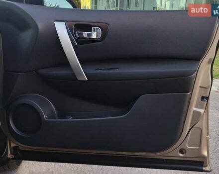 Бежевий Ніссан Кашкай, об'ємом двигуна 2 л та пробігом 161 тис. км за 10800 $, фото 35 на Automoto.ua